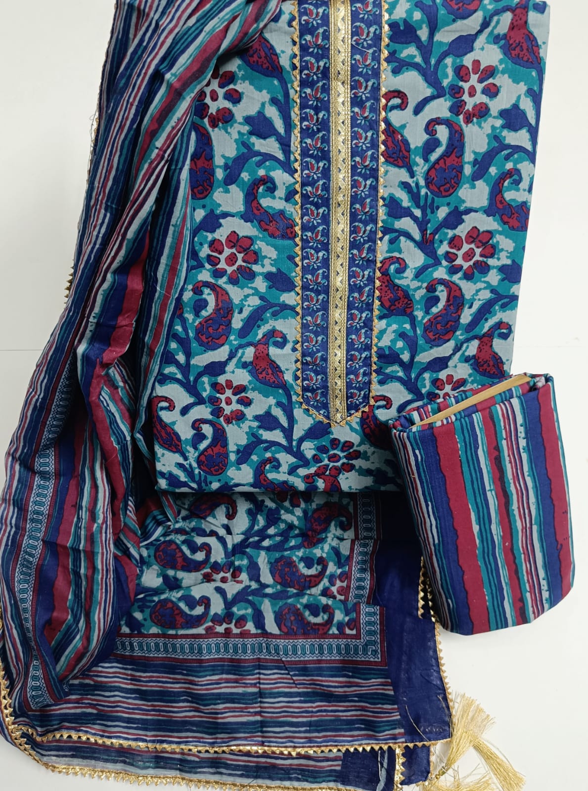 COTTON SUIT WITH TIE WORK