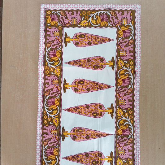 TABLE RUNNER