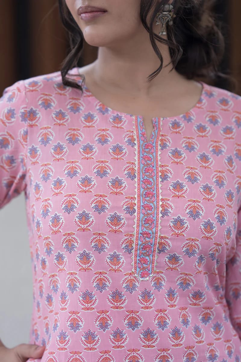 Pink Buti Print  Cotton Kurti With 2 Pocket In Sanganeri Print